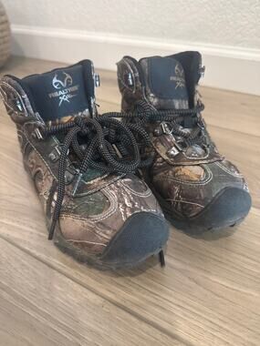 RealTree Camo Hiking Boots Boys Sz 3 Mid Rise Outdoor Hunting Trail Shoes
